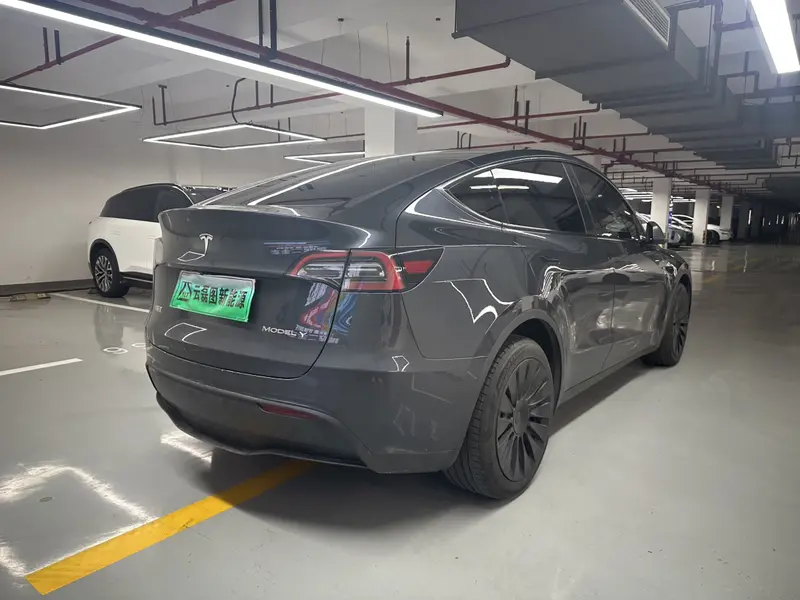 Tesla Model Y — фото 4