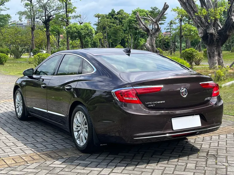 Buick LaCrosse — фото 4