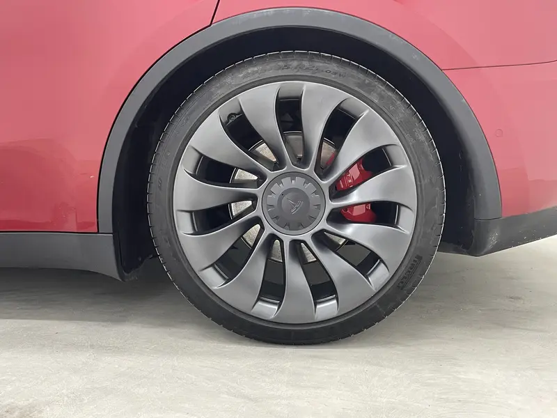 Tesla Model Y Performance — фото 11