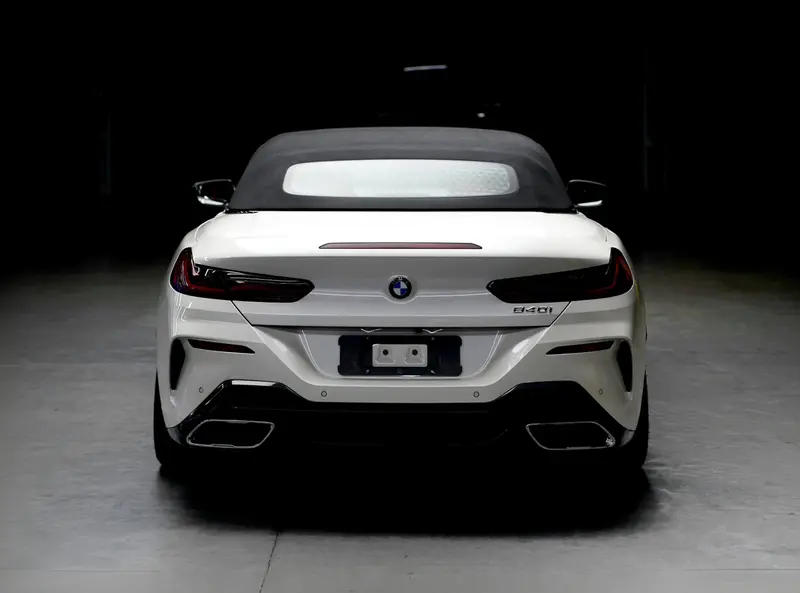 BMW 8 Series — фото 6