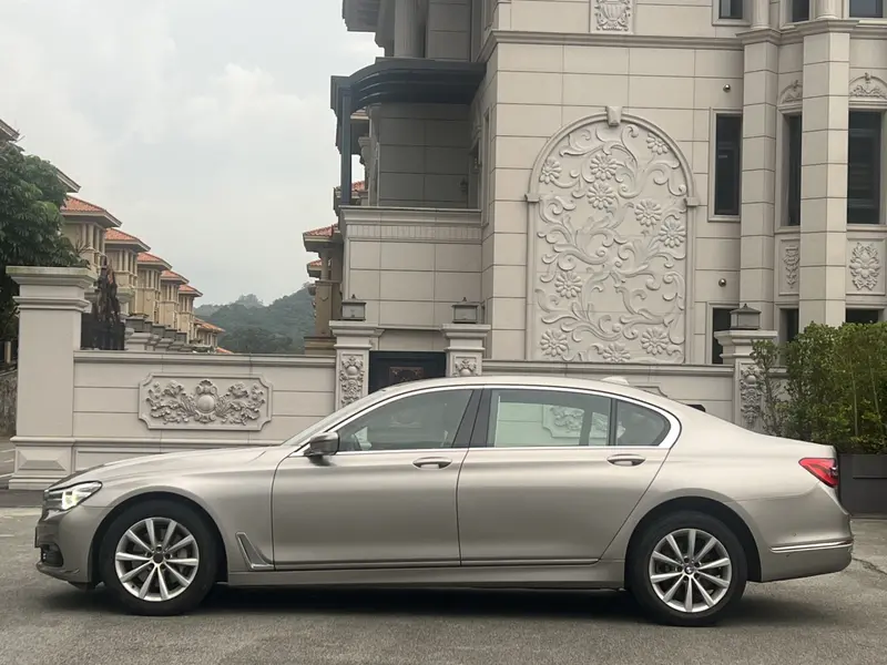 BMW 7 Series 730Li продвинутая — фото 4