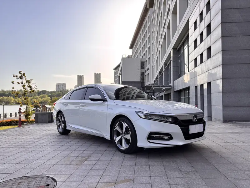 Honda Accord — фото 3