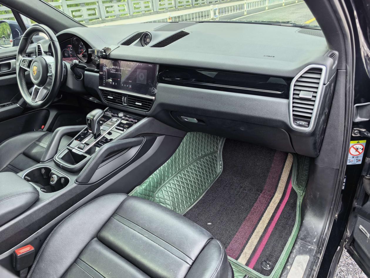 Porsche Cayenne: фотография 7 из 9