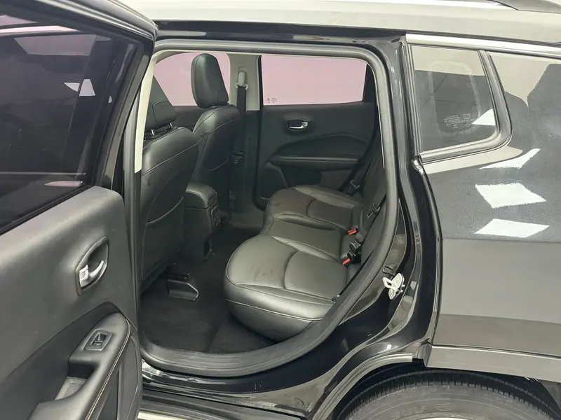 Jeep Compass — фото 18