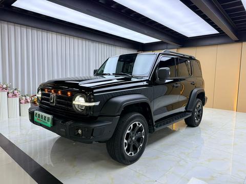 TANK 300 Hi4-T