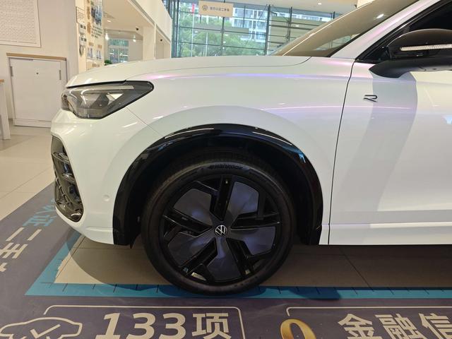 Volkswagen Tiguan L id 4392063 из Китая 9