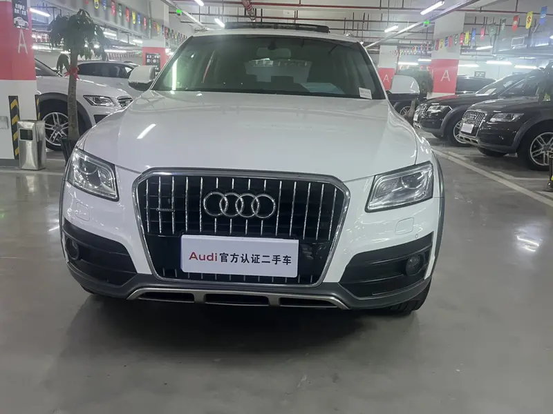 Audi Q5 Plus 40 TFSI базовая — фото 2