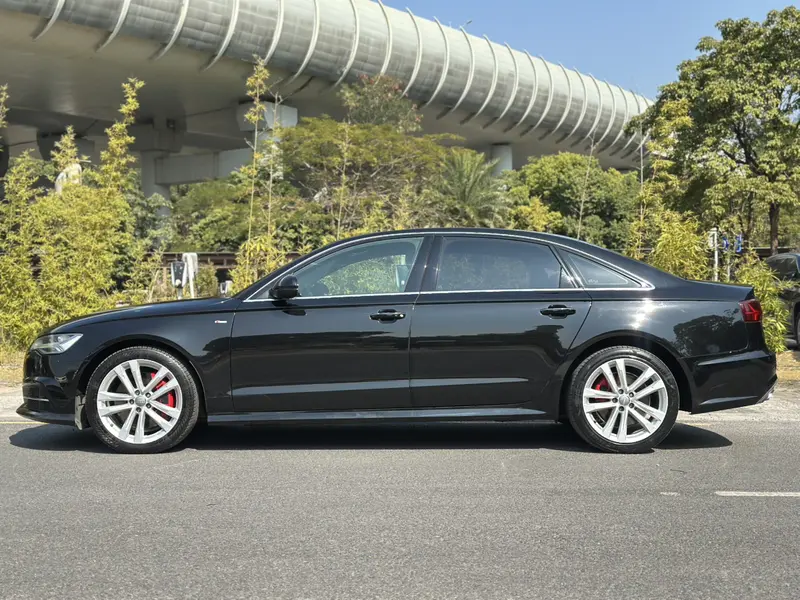 Audi A6L — фото 4