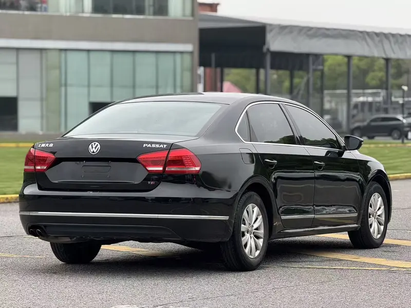 Volkswagen Passat — фото 5