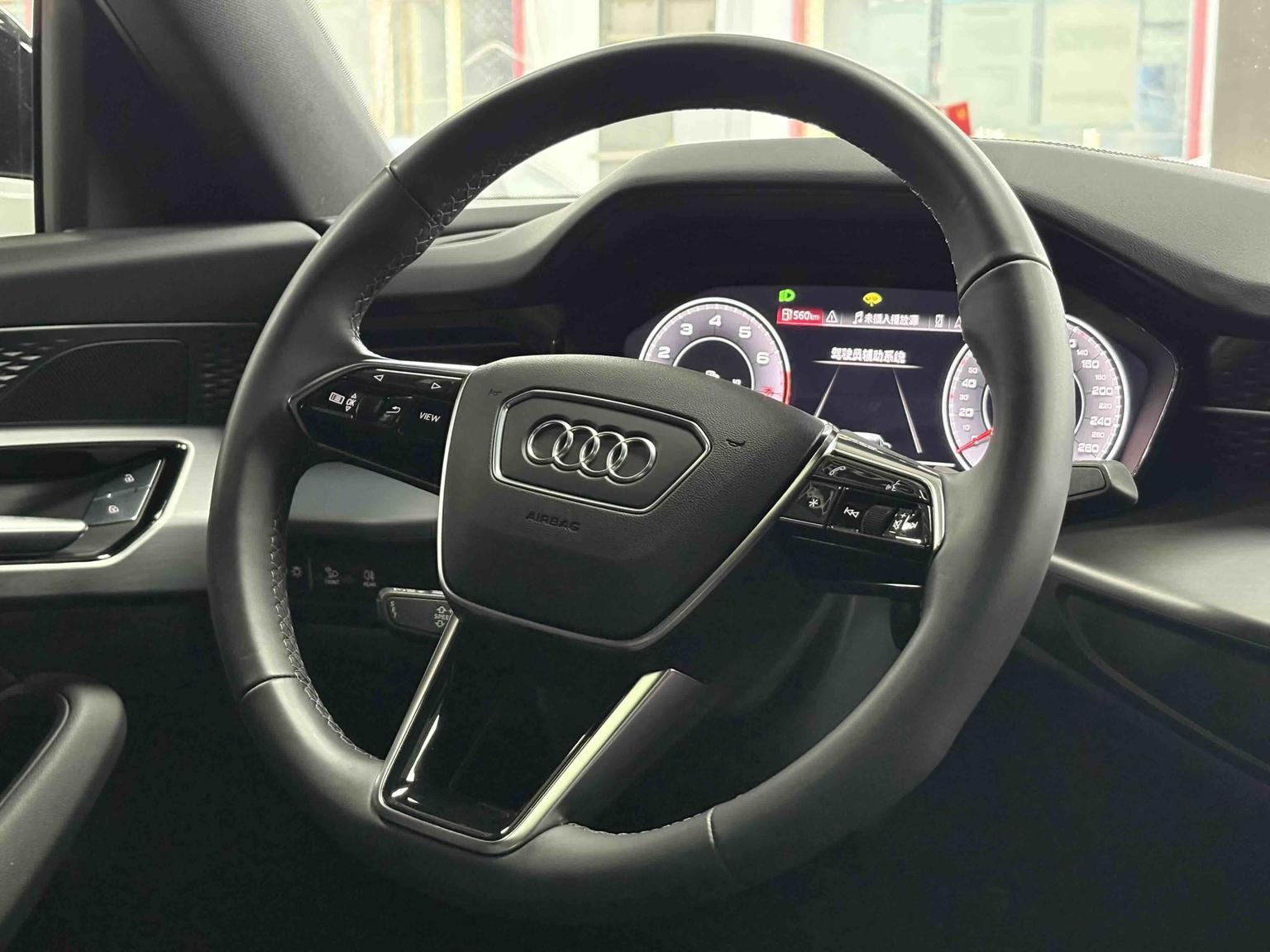 Audi Q6: фотография 9 из 15