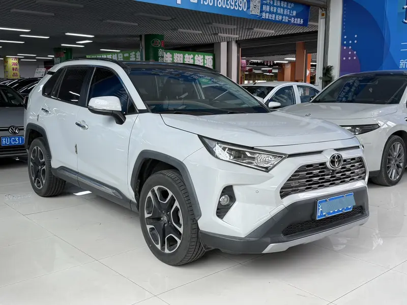Toyota RAV4 — фото 3