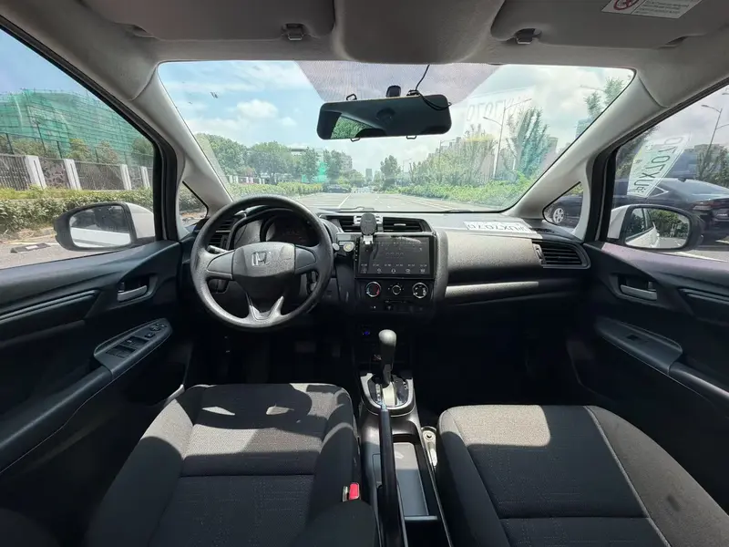 Honda Fit 1.5L CVT комфорт — фото 7