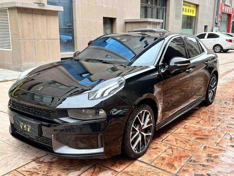 Lynk & Co 03
