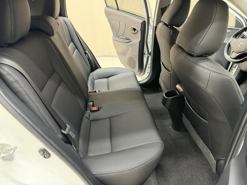 Toyota Yaris L — фото 14