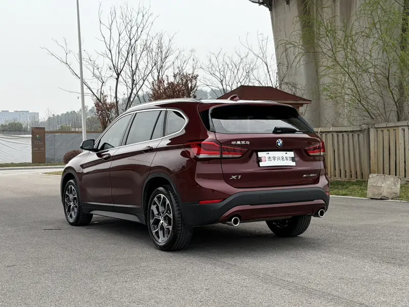 BMW X1 — фото 5