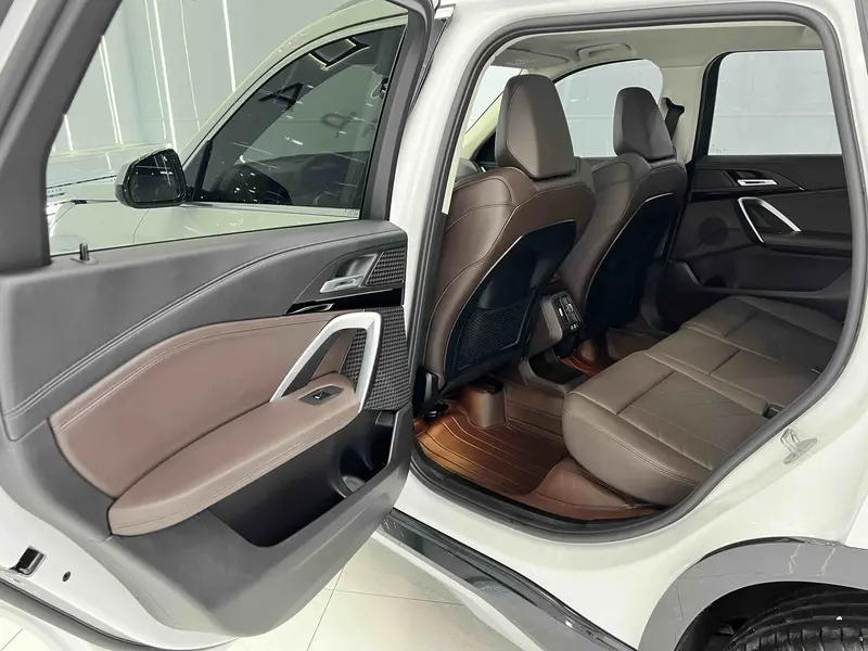 BMW X1 — фото 12