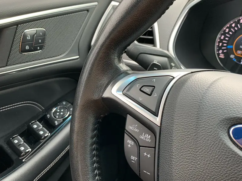 Ford Edge — фото 11