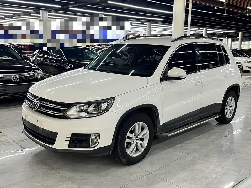 Volkswagen Tiguan — фото 1