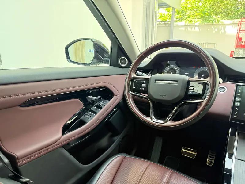 Land Rover Evoque L 2.0 T SE — фото 11