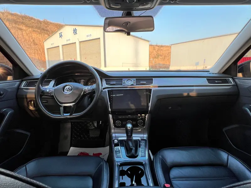 Volkswagen Passat — фото 6