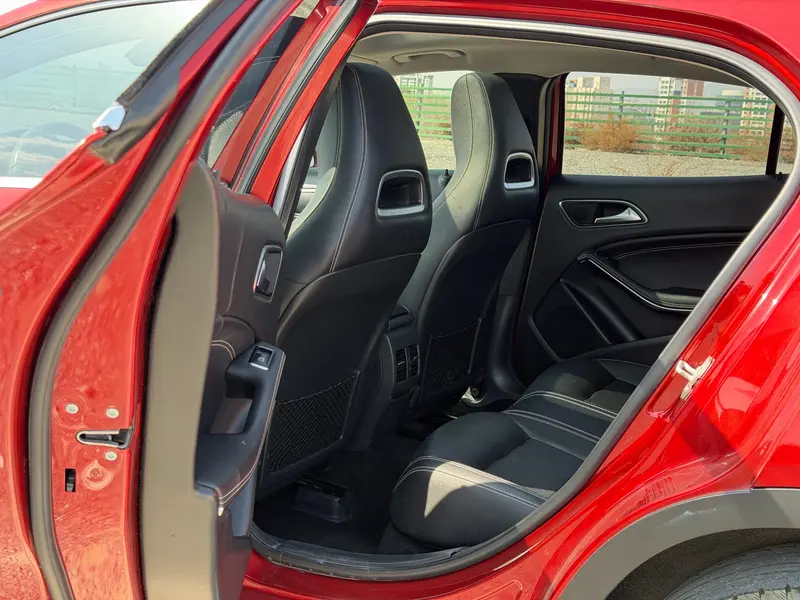 Mercedes-Benz GLA — фото 12