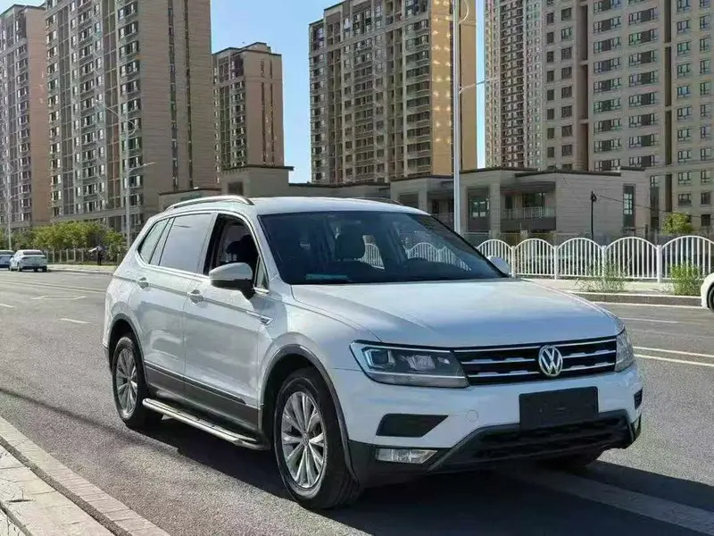 Volkswagen Tiguan L — фото 3