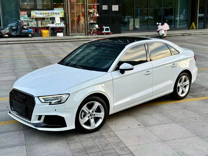Audi A3 — фото 1