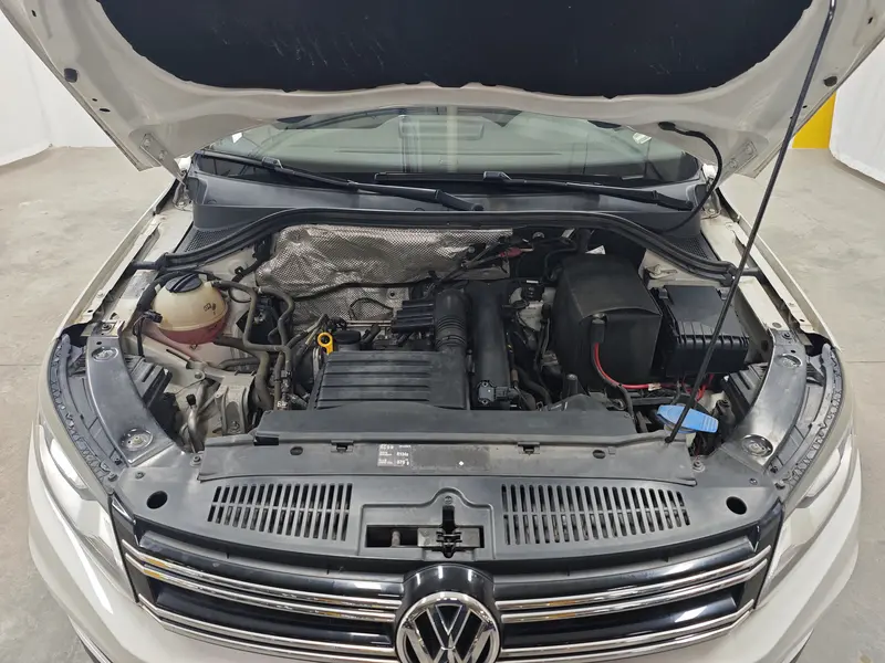 Volkswagen Tiguan — фото 12