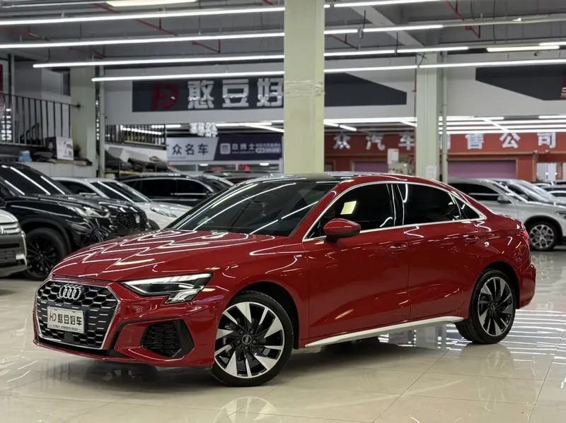 Audi A3 — фото 1