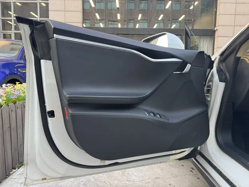 Tesla Model S P 85 — фото 13