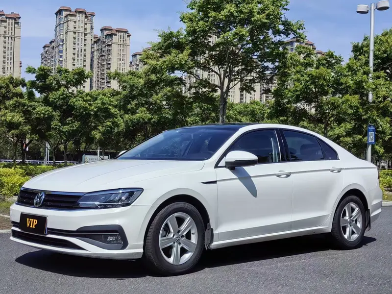 Volkswagen Lamando 230 TSI DSG V