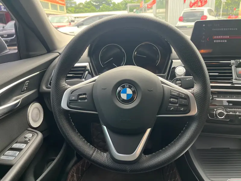 BMW 1 Series 120i M спорт — фото 10