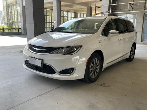 Chrysler Pacifica PHEV (Import)