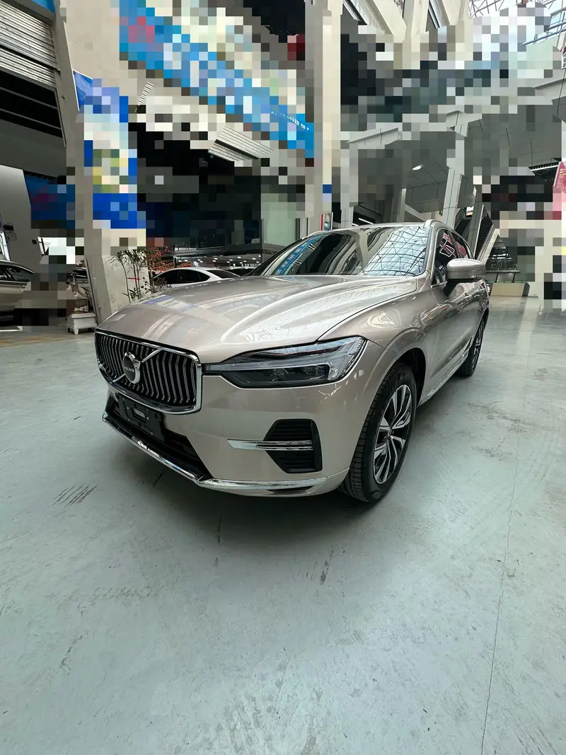 Volvo XC60 — фото 1