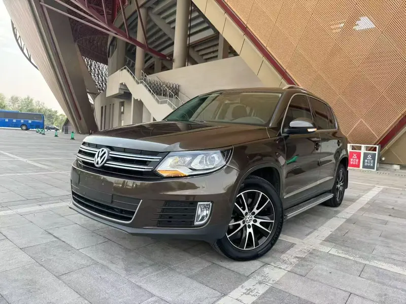 Volkswagen Tiguan — фото 1
