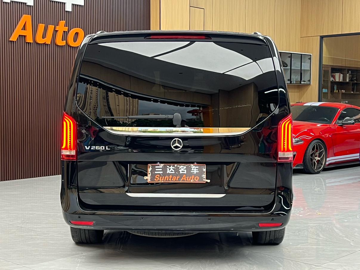 Mercedes-Benz V-Class: фотография 5 из 37