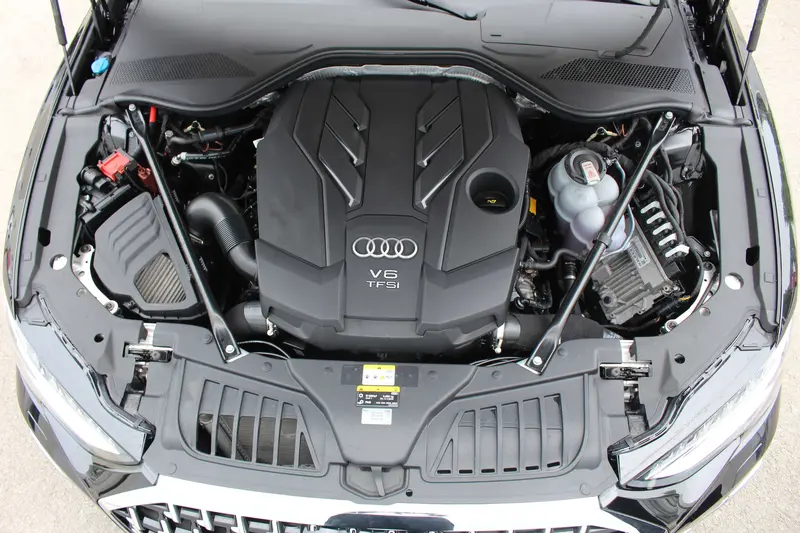 Audi A8 — фото 8