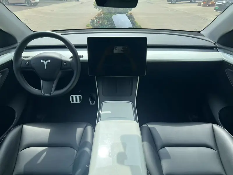 Tesla Model Y — фото 7