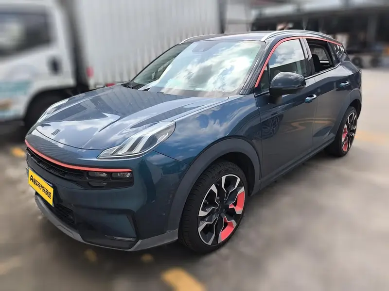 Lynk&Co 06