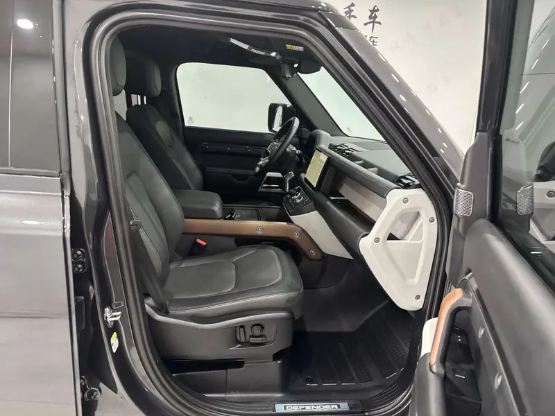 Land Rover Defender — фото 16