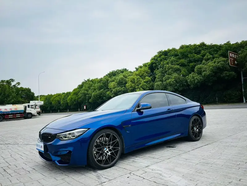 BMW M4 — фото 1