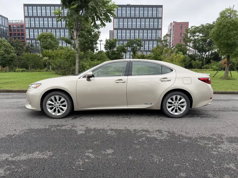Lexus ES — фото 4