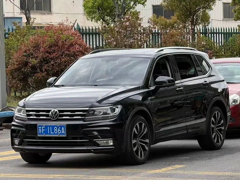 Volkswagen Tiguan L — фото 1
