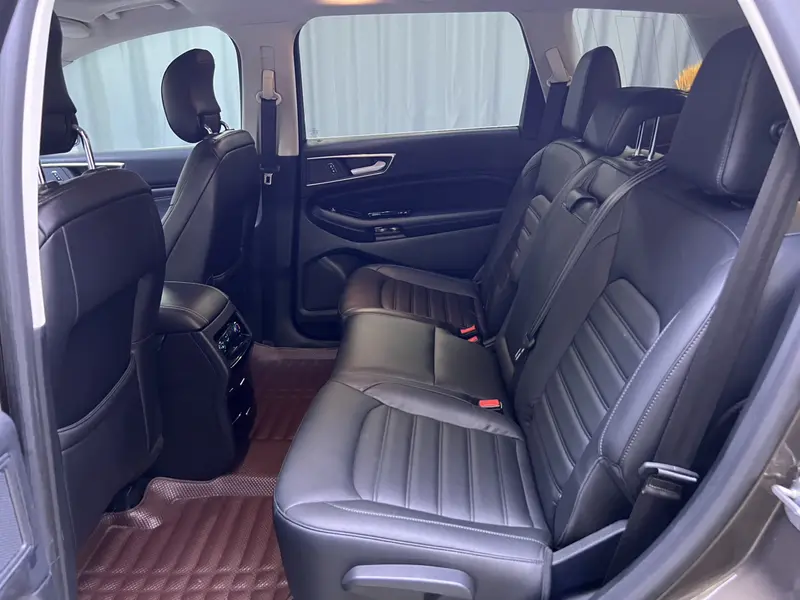 Ford Edge — фото 14