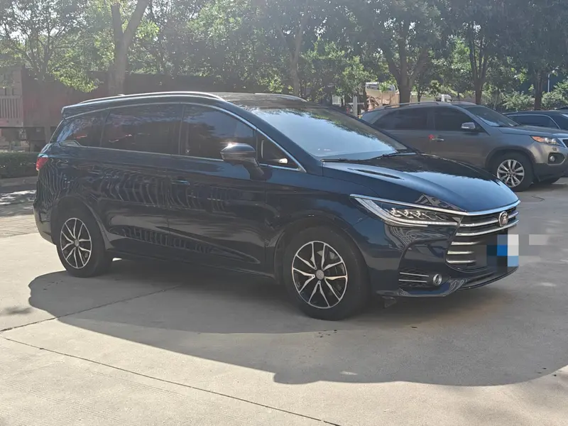 BYD Song MAX 1.5 T AT 6 — фото 3
