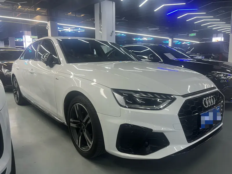 Audi A4L 40 TFSI люкс-динамик — фото 3