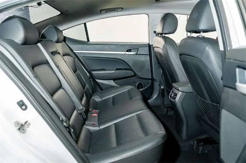 Hyundai Elantra 1.6 L AT 15 Special Edition — фото 11