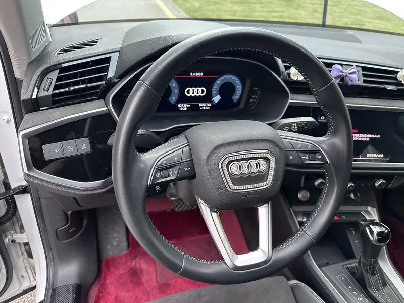 Audi Q3 — фото 10