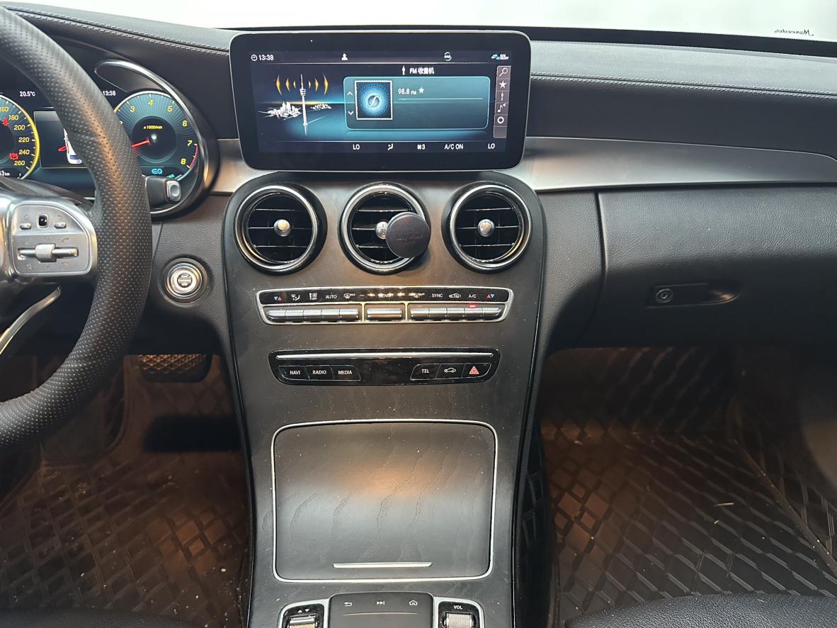 Mercedes-Benz C-Class: фотография 8 из 17