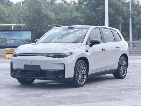 Leapmotor C10